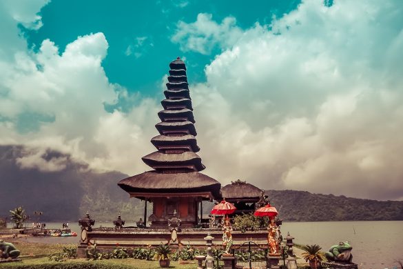 Indonesia Bali Ulun Danu Bratan Backpacker Backpacking Travel