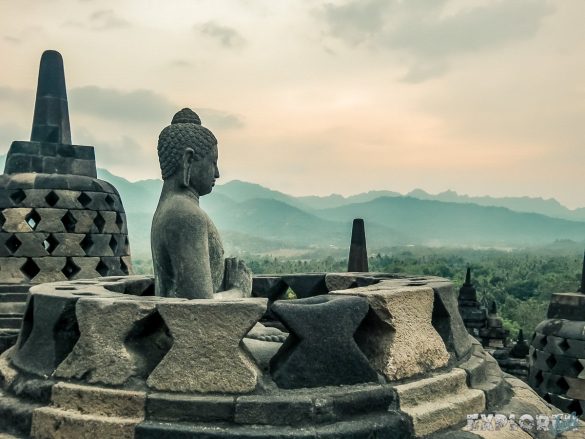 Indonesia Yogyakarta Borobudur Budda Temple Backpacking Backpacker Travel