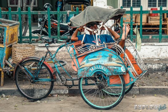 Indonesia Yogyakarta Rickshaw Driver Backpacking Backpacker Travel