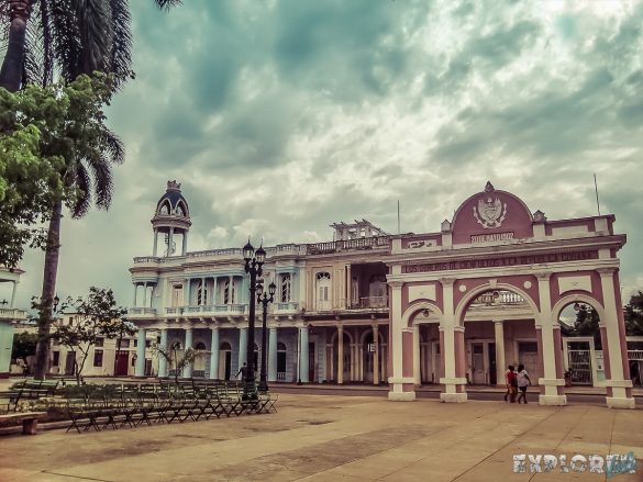 cuba cienfuegos arc de triomphe backpacker backpacking travel