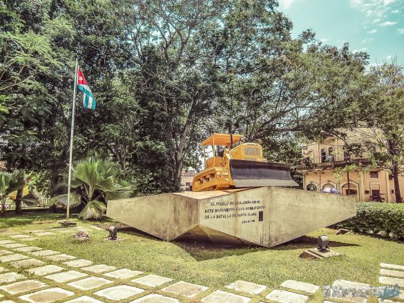 cuba santa clara che guevara tren blindado bulldozer backpacker backpacking travel