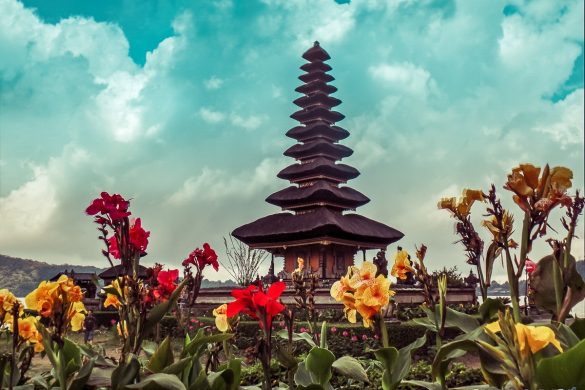 Indonesia Bali Ulun Danu Bratan Backpacker Backpacking Travel