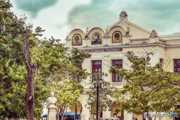 cuba cienfuegos teatro tomas terry backpacker backpacking travel
