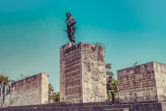 cuba santa clara memorial comandante ernesto che guevara backpacker backpacking travel