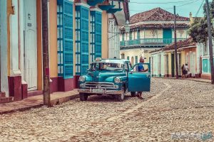cuba trinidad streets oldtimer backpacker backpacking travel