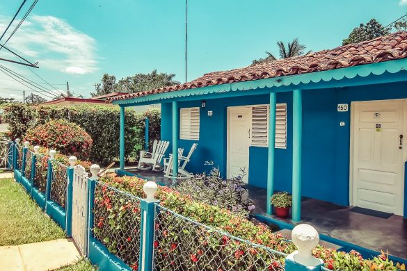 cuba vinales houses backpacker backpacking travel