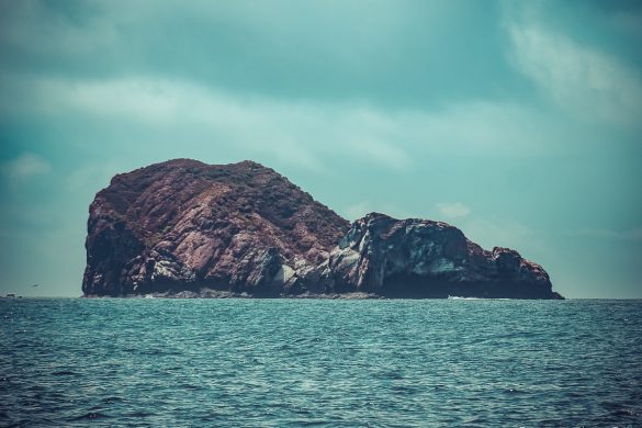Ecuador Santa Cruz Galapagos Gordon Rocks Backpacking Backpacker Travel