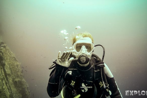 Ecuador Santa Cruz Galapagos Gordon Rocks Scuba Diving Backpacking Backpacker Travel